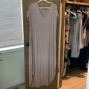 Short sleeve v neck Piko dress with pockets